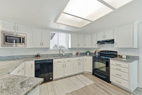 Tiny photo for 2902 S 650 E, Bountiful, UT 84010 (MLS # 2180564)