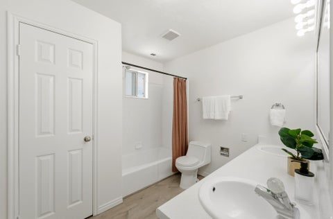 Tiny photo for 2902 S 650 E, Bountiful, UT 84010 (MLS # 2180564)