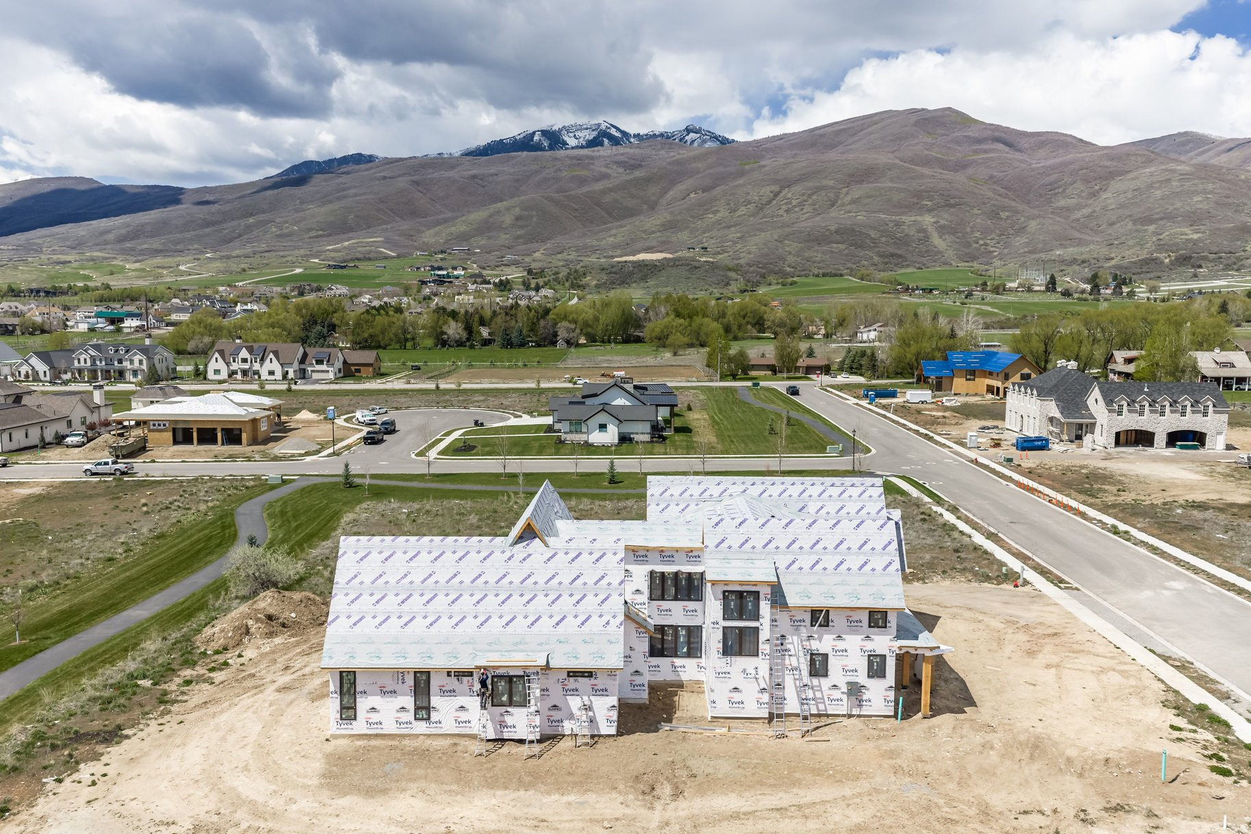 SADDLE CREEK - Residential