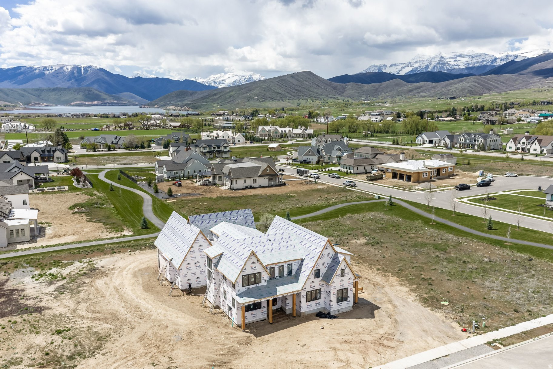 SADDLE CREEK - Residential
