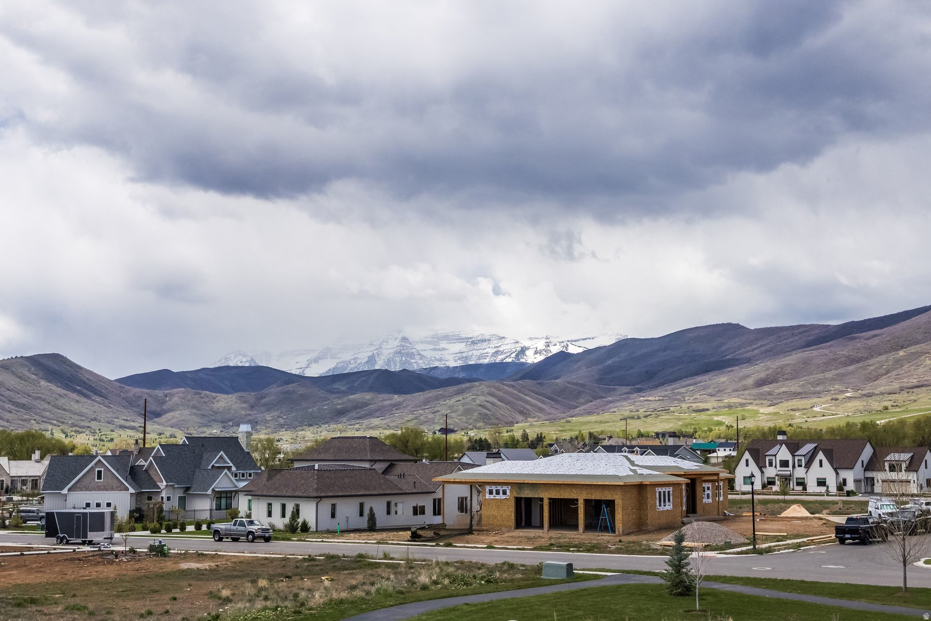 SADDLE CREEK - Residential