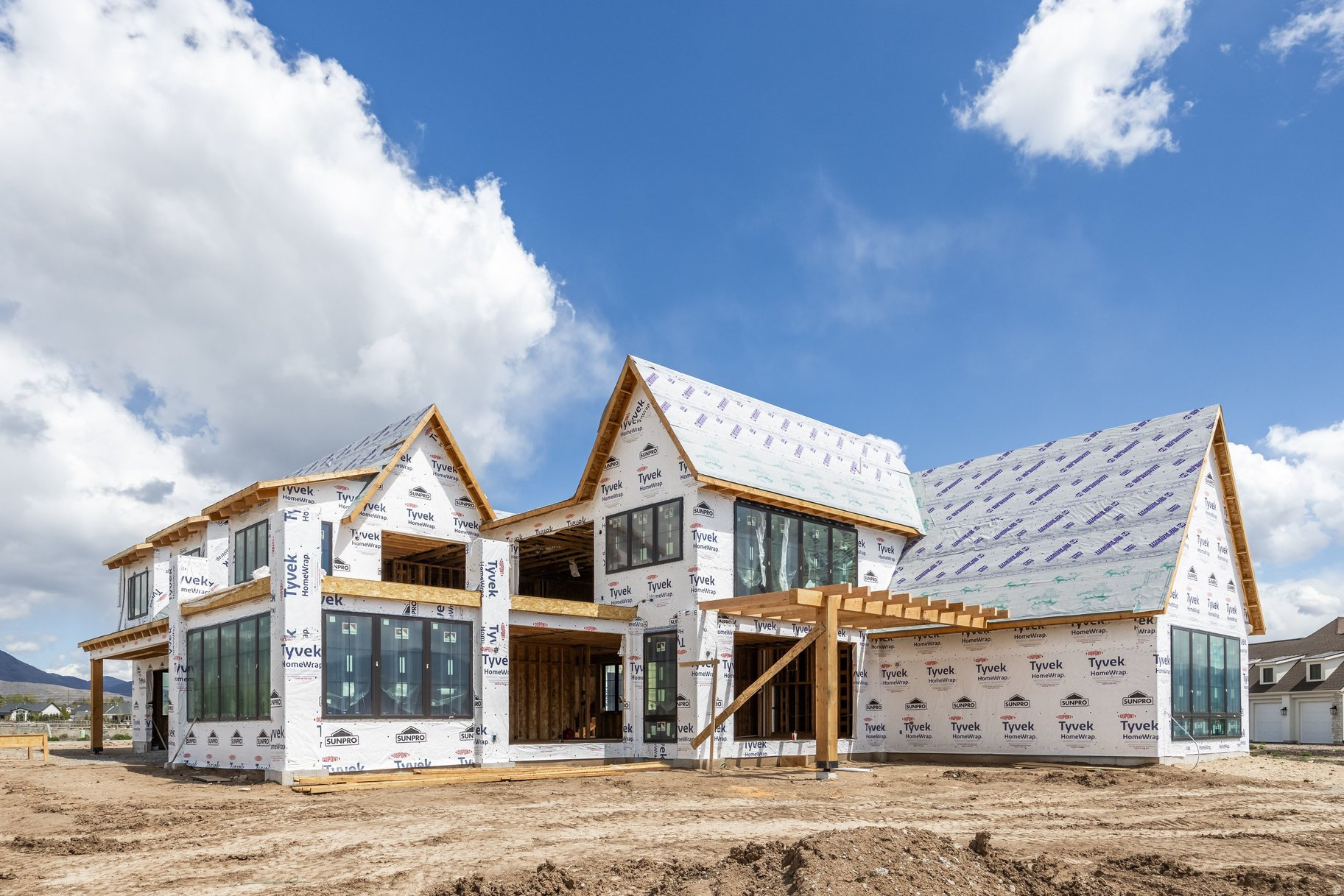 SADDLE CREEK - Residential