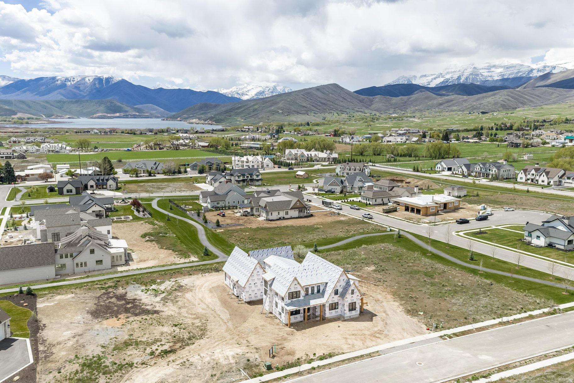 SADDLE CREEK - Residential