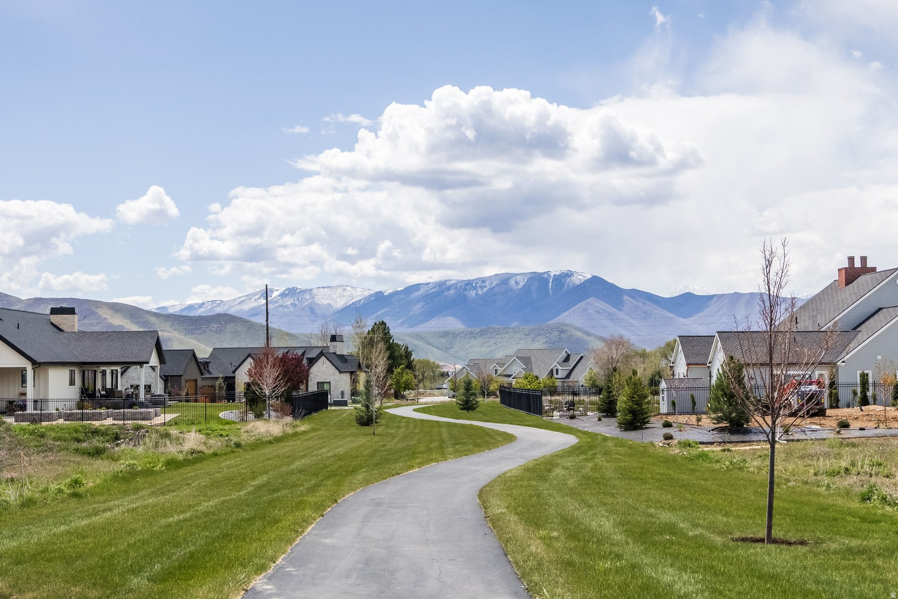 SADDLE CREEK - Residential