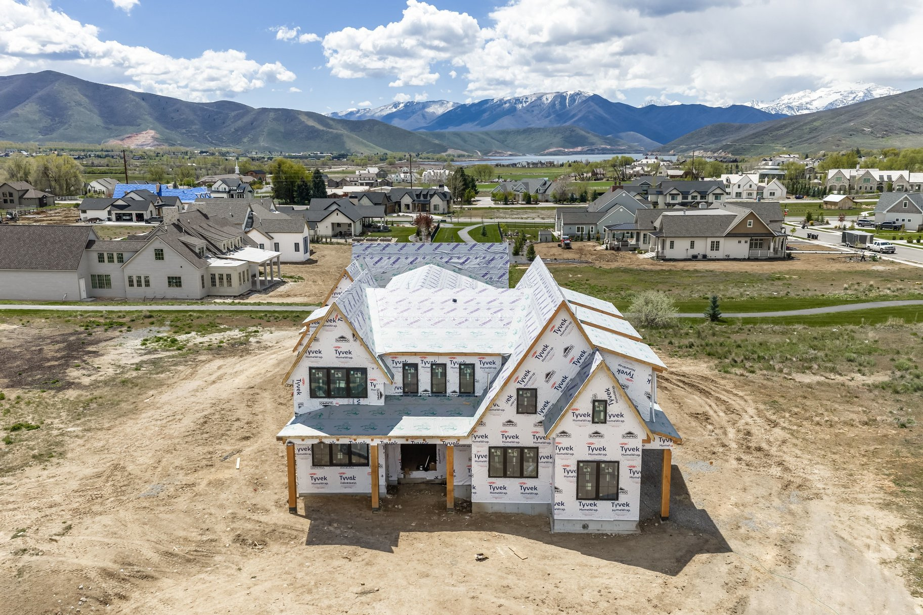 SADDLE CREEK - Residential