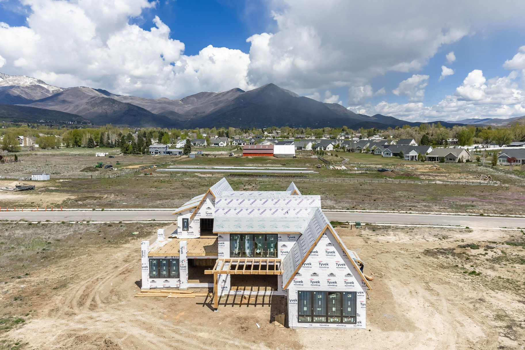 SADDLE CREEK - Residential