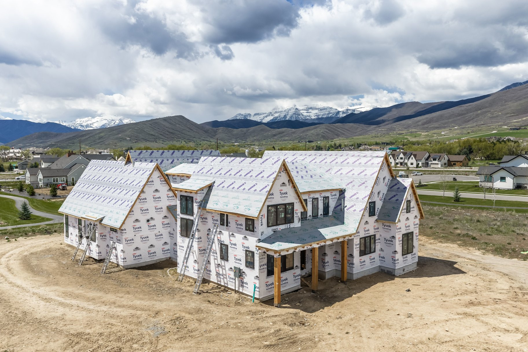 SADDLE CREEK - Residential