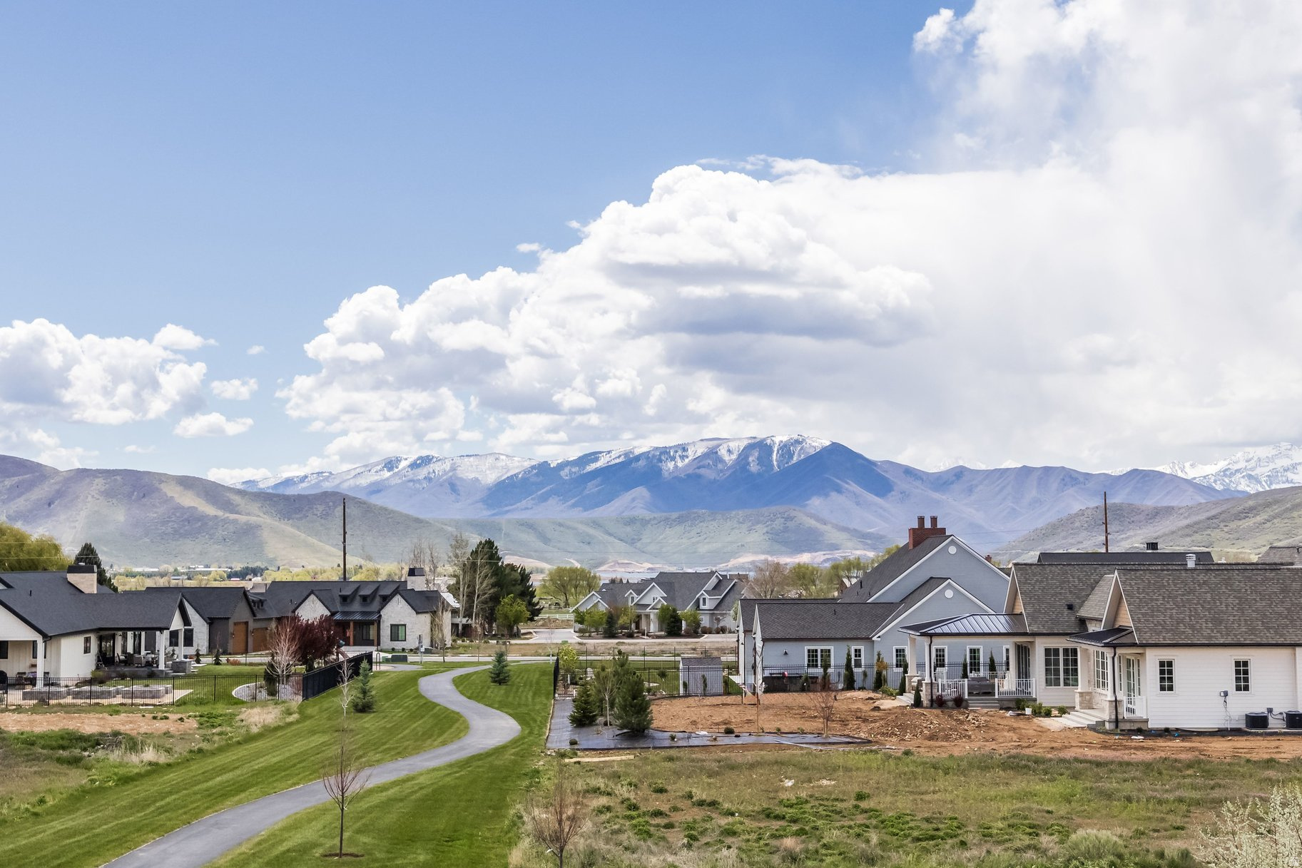 SADDLE CREEK - Residential