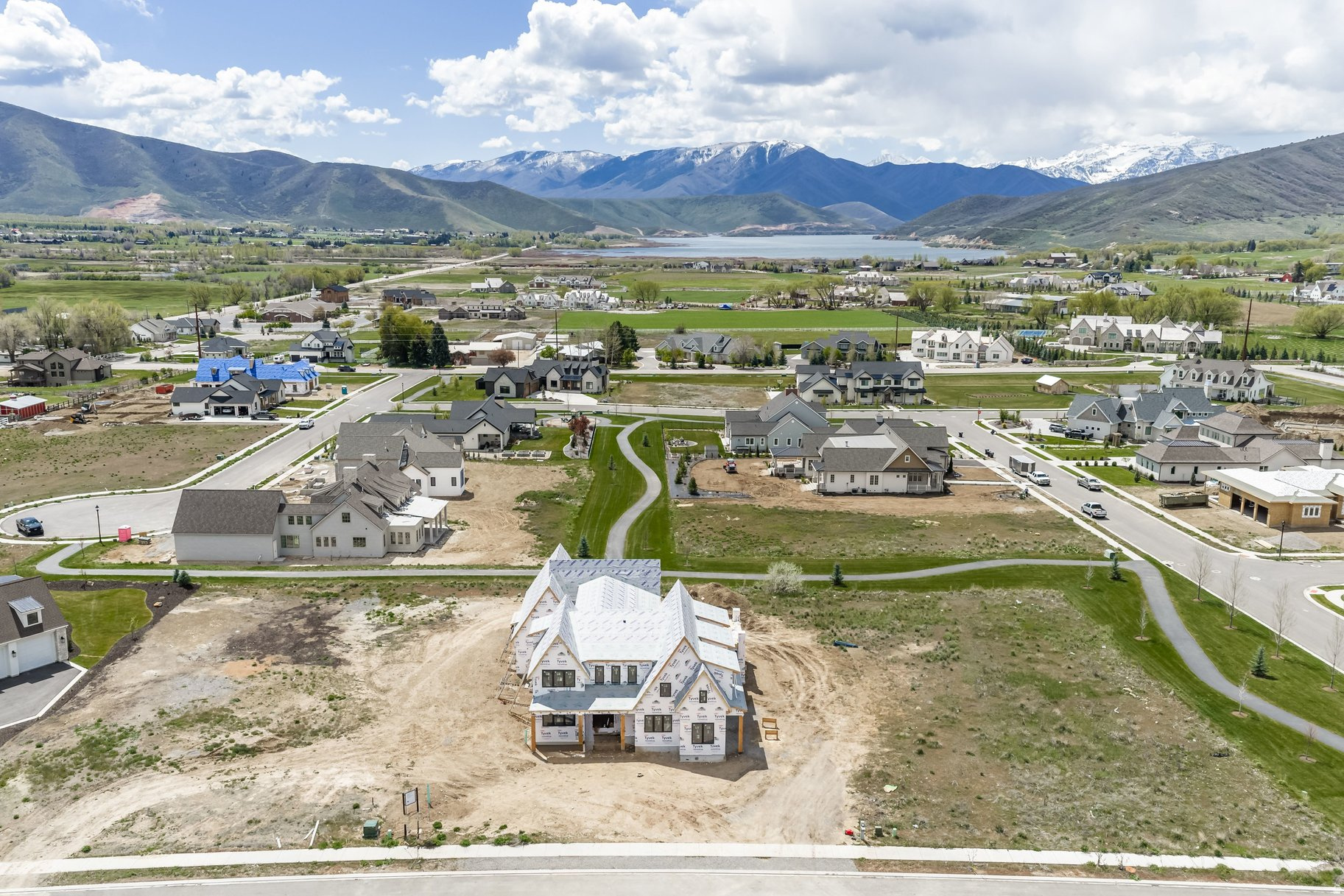 SADDLE CREEK - Residential