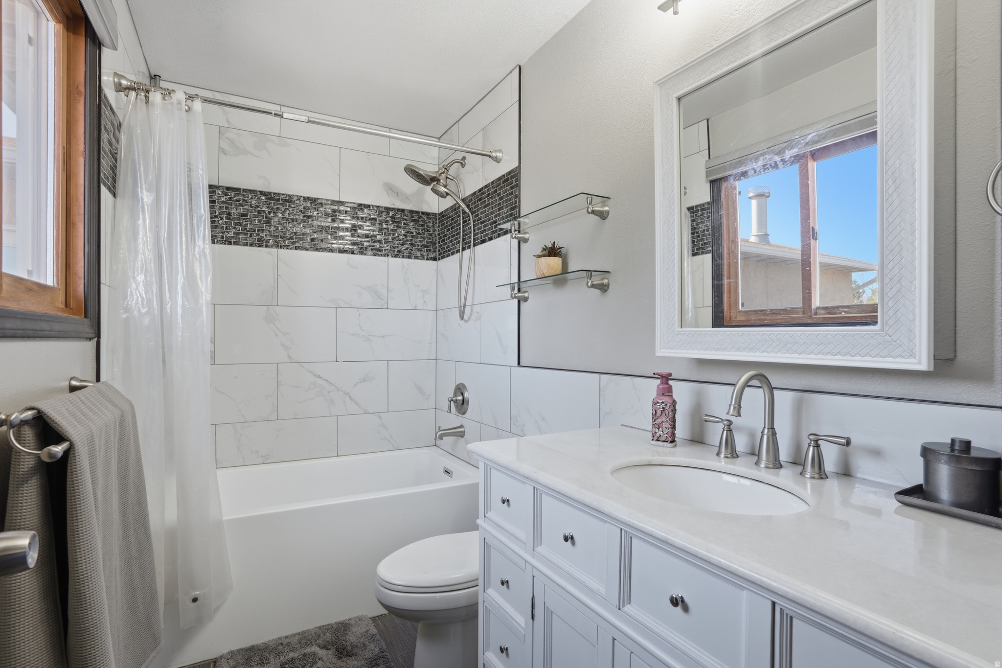 OQUIRRH ESTATES - Residential