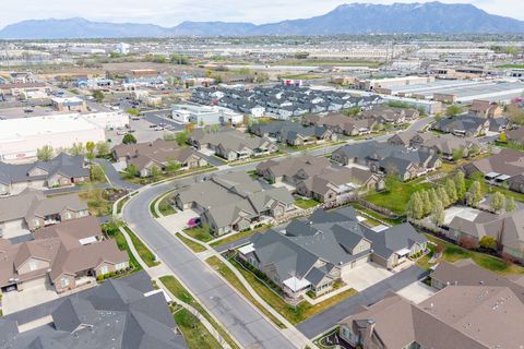 Tiny photo for 907 W 1840 S #C, Syracuse, UT 84075 (MLS # 2147228)