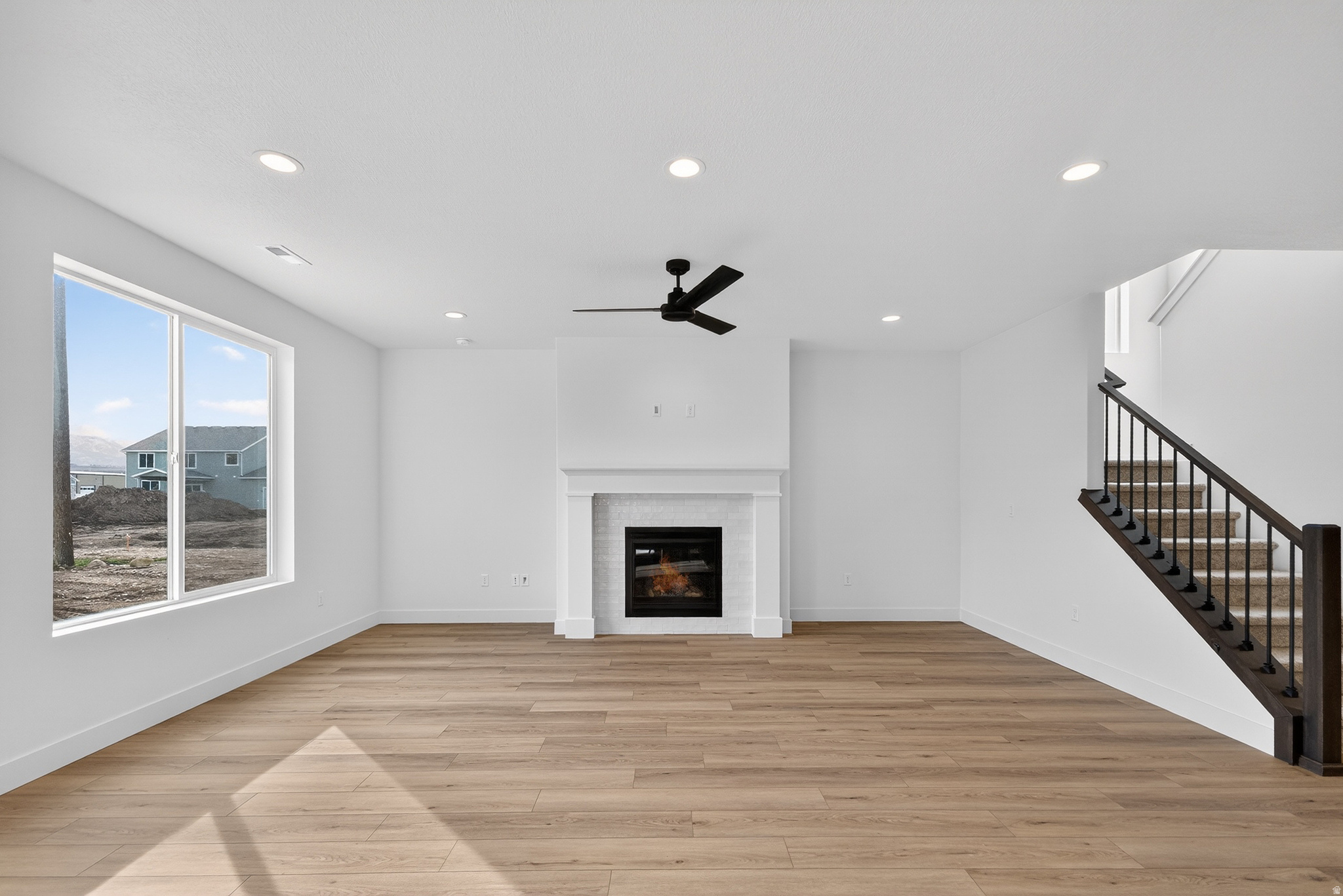 RIVERWOOD - Residential