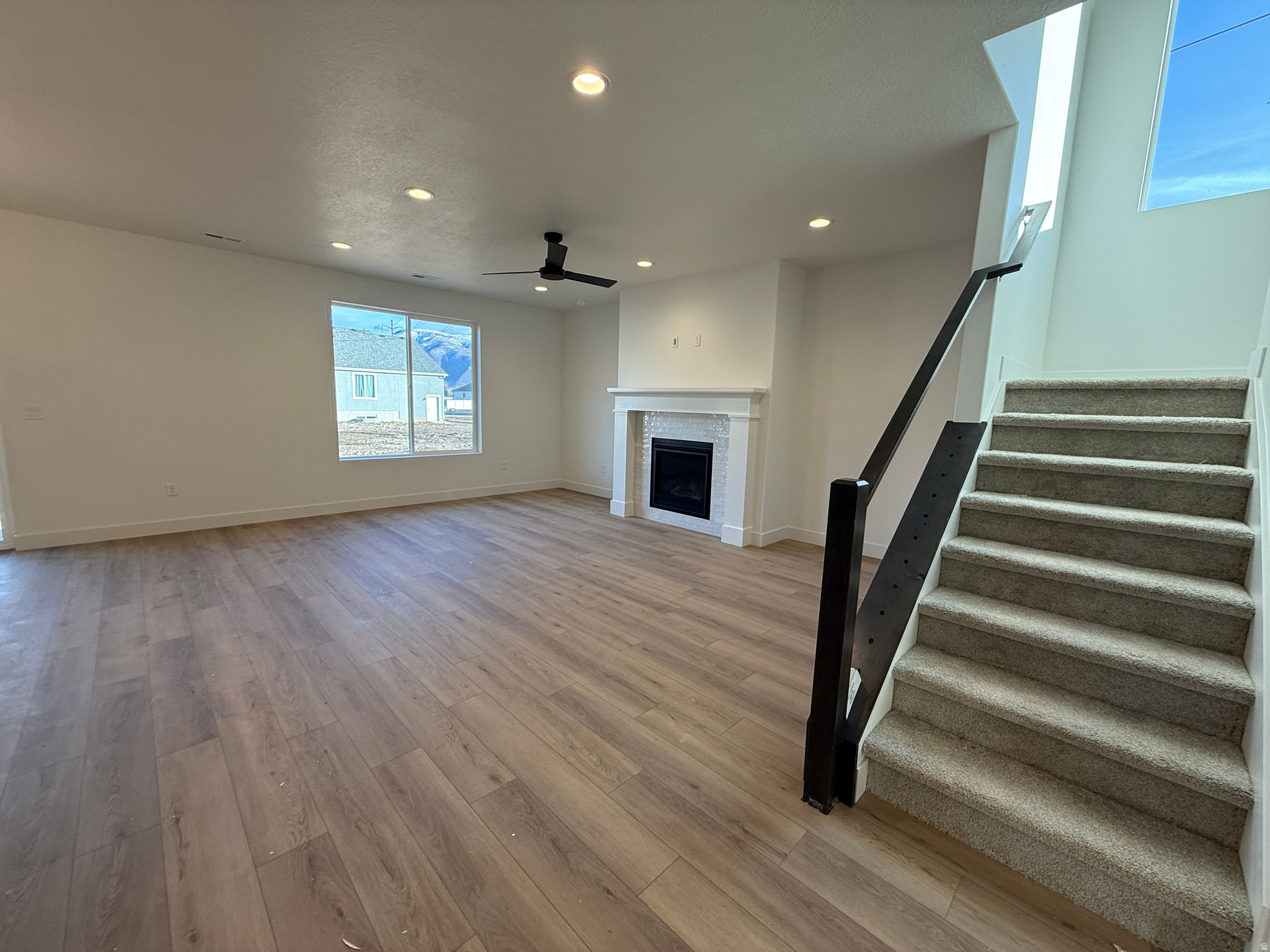 RIVERWOOD - Residential