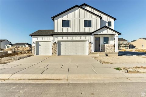Photo of 2325 E MORNING GLORY WAY, Eagle Mountain, UT 84005 (MLS # 2108397)