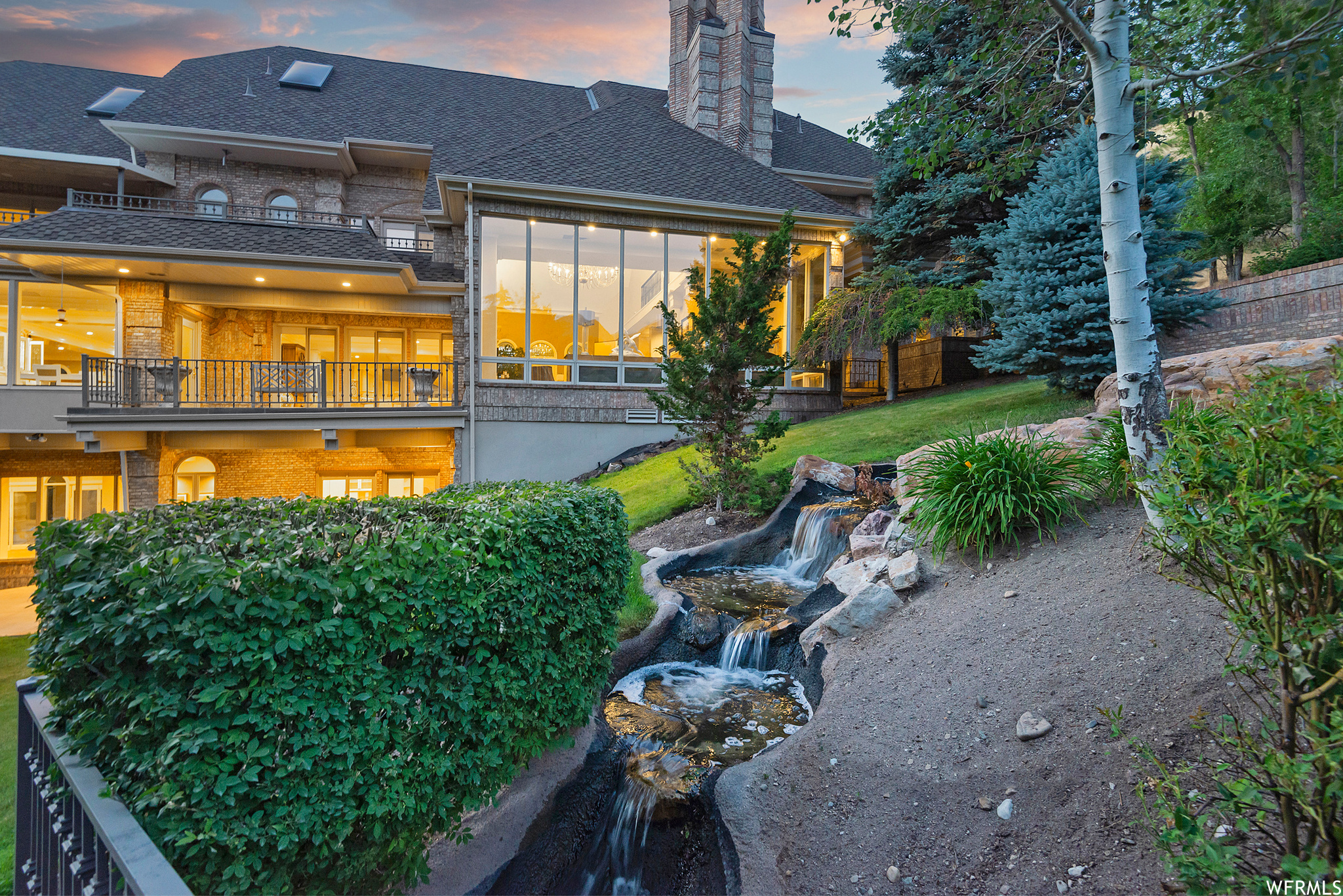 Sandy, Utah 84093, United States, 7 Bedrooms Bedrooms, ,10 BathroomsBathrooms,Residential,Pending,70750