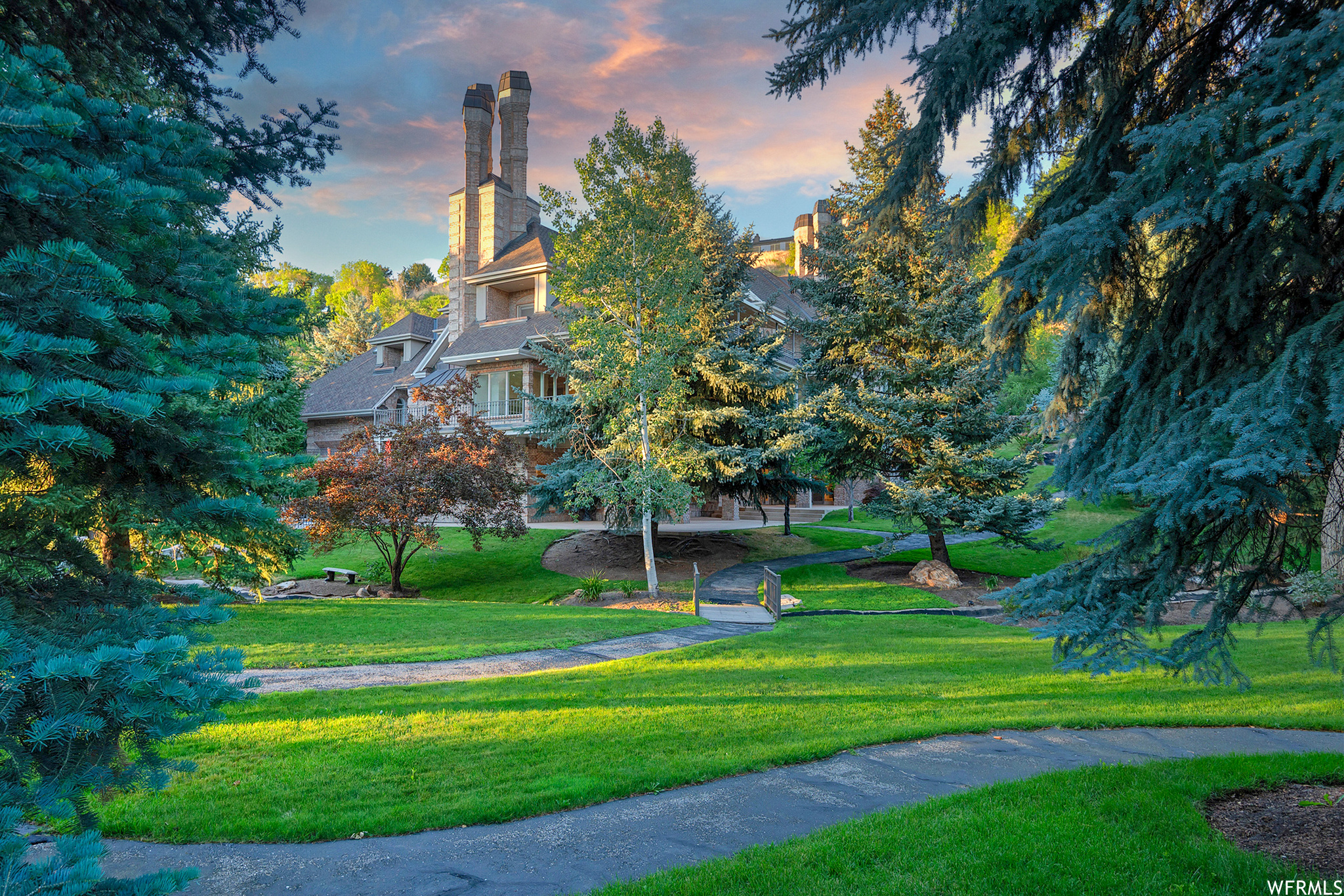 Sandy, Utah 84093, United States, 7 Bedrooms Bedrooms, ,10 BathroomsBathrooms,Residential,Pending,70750