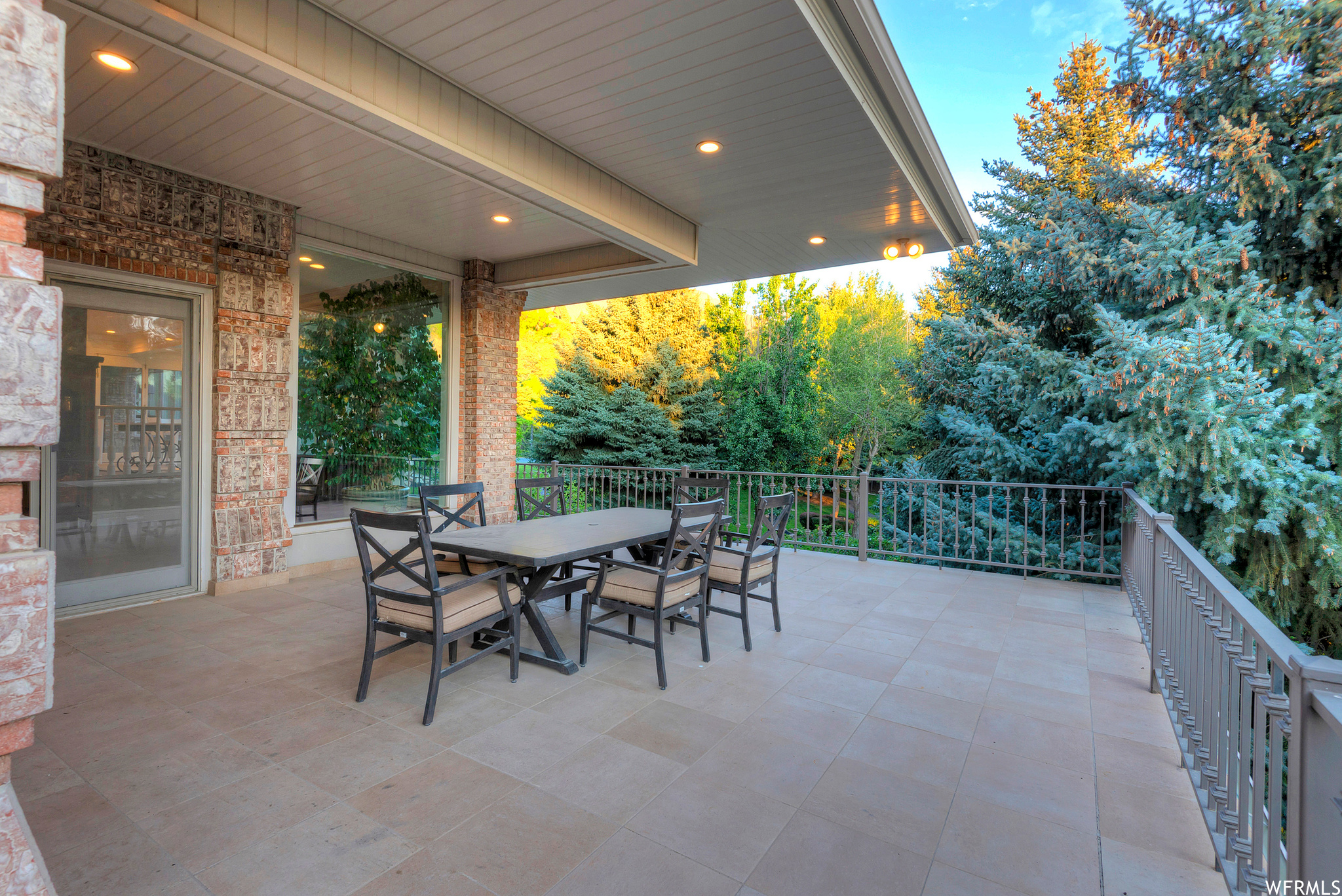 Sandy, Utah 84093, United States, 7 Bedrooms Bedrooms, ,10 BathroomsBathrooms,Residential,Pending,70750