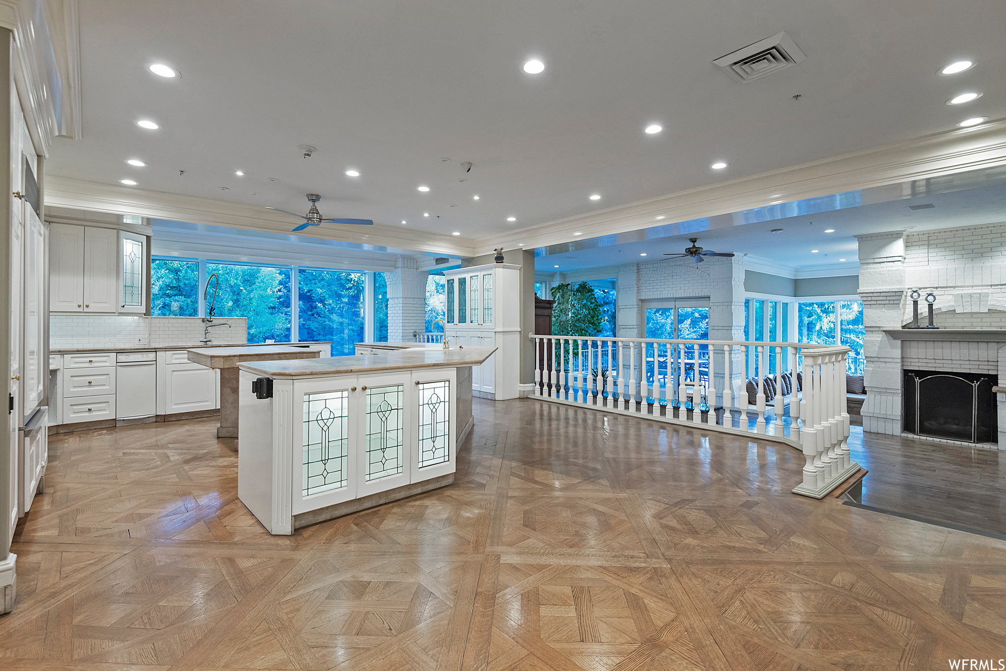 Sandy, Utah 84093, United States, 7 Bedrooms Bedrooms, ,10 BathroomsBathrooms,Residential,Pending,70750