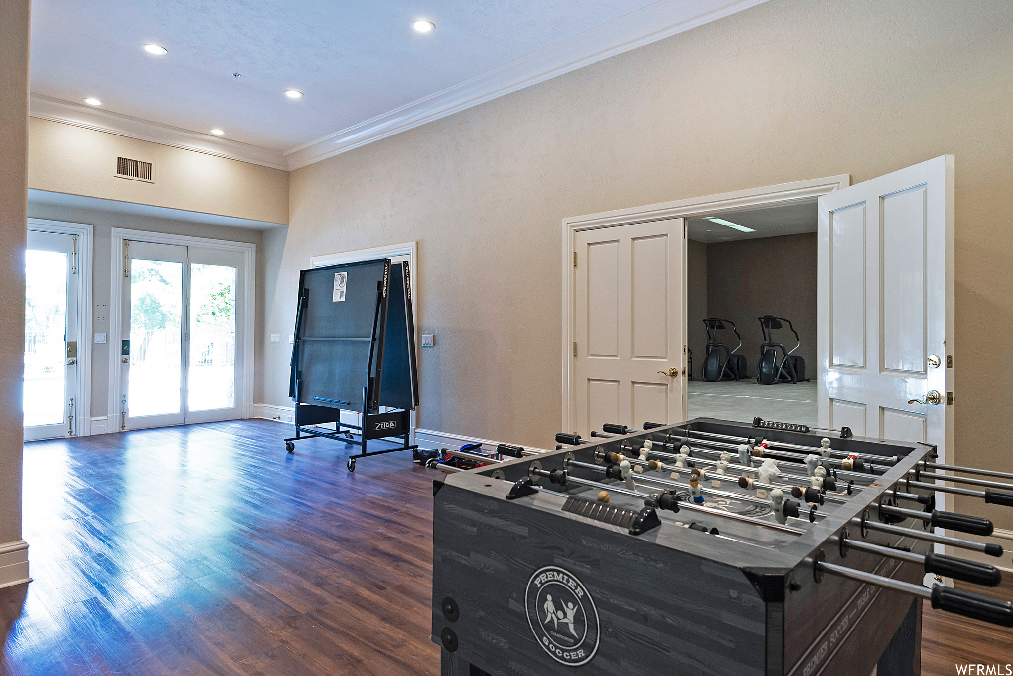 Sandy, Utah 84093, United States, 7 Bedrooms Bedrooms, ,10 BathroomsBathrooms,Residential,Pending,70750