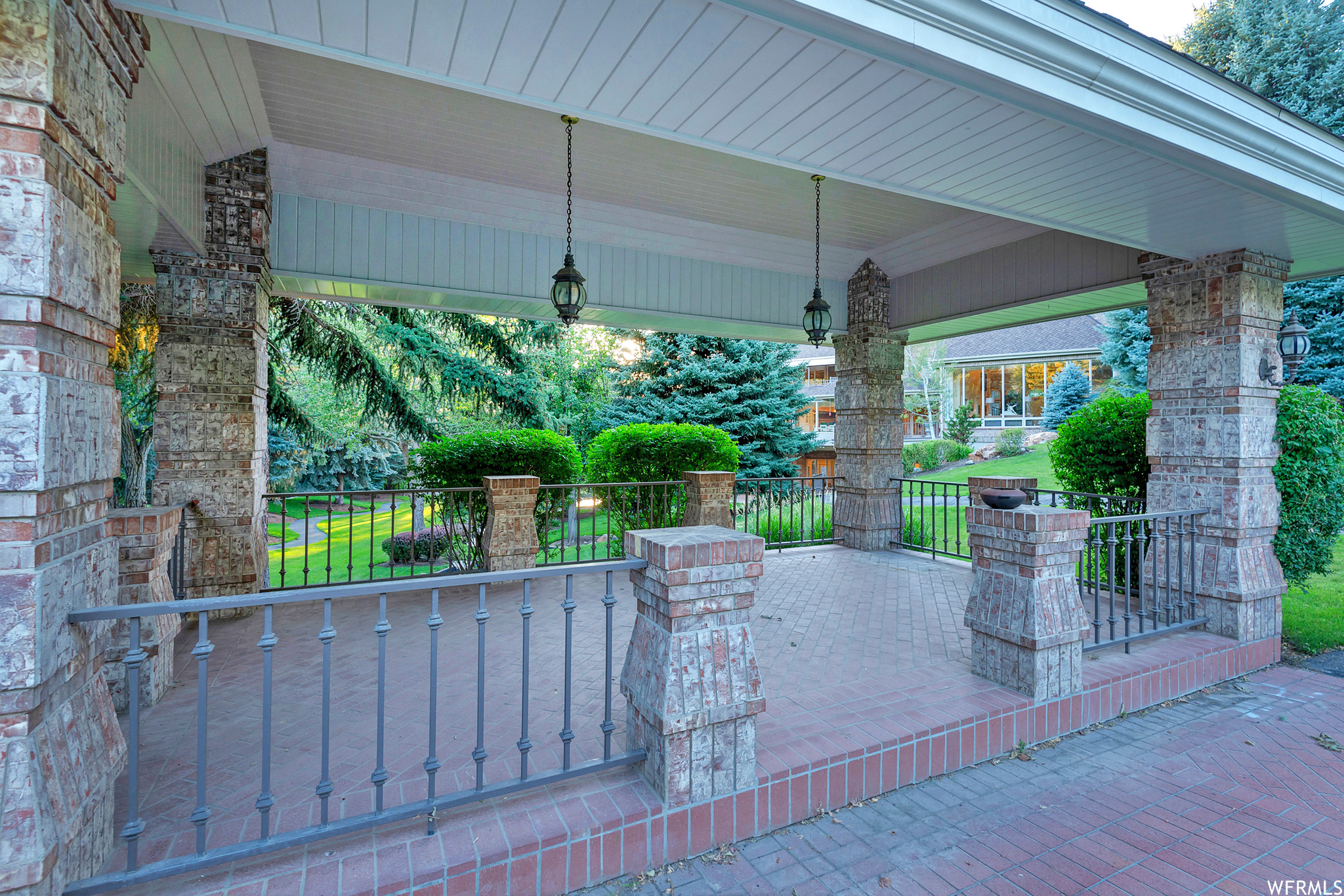 Sandy, Utah 84093, United States, 7 Bedrooms Bedrooms, ,10 BathroomsBathrooms,Residential,Pending,70750