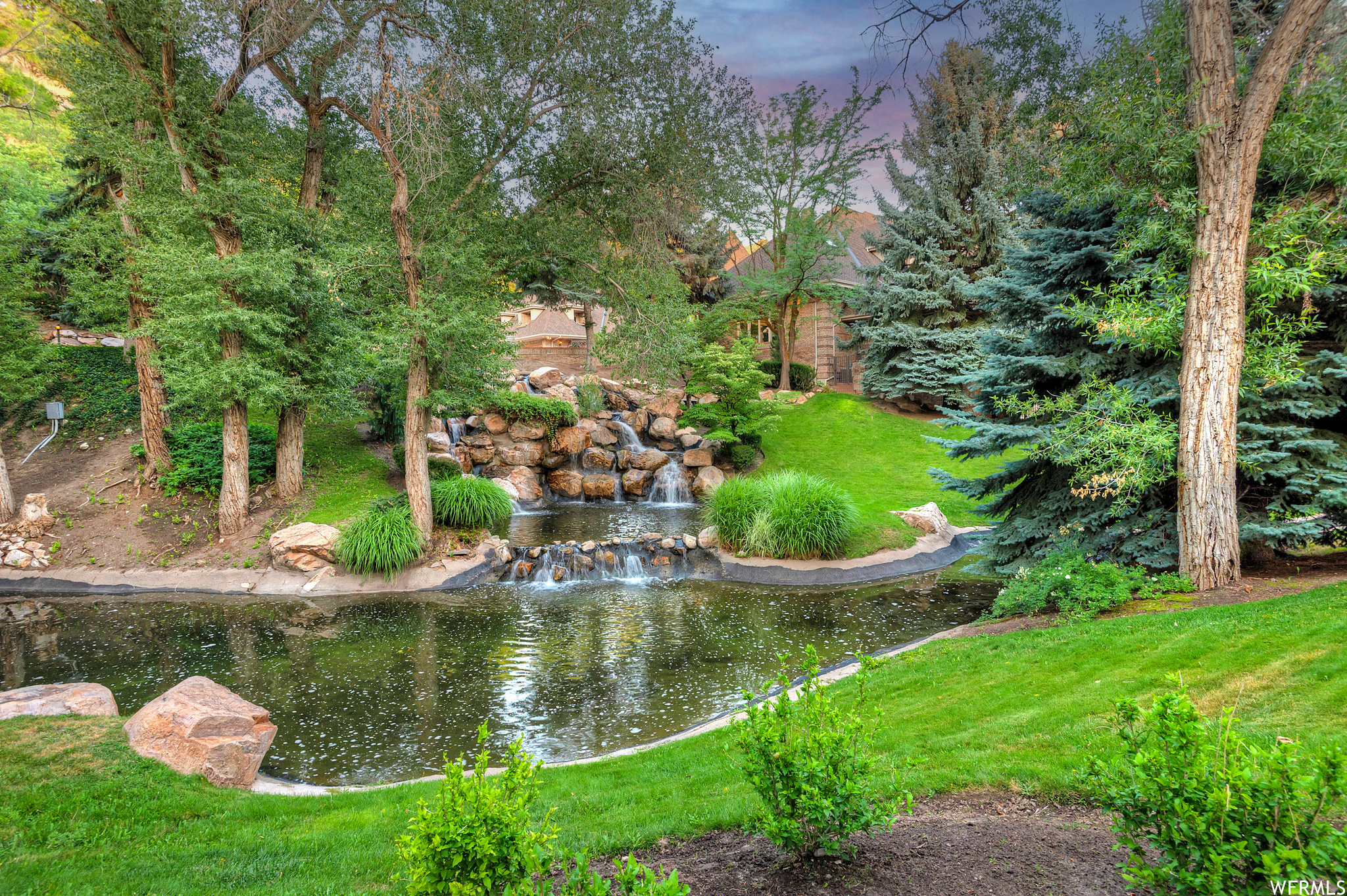 Sandy, Utah 84093, United States, 7 Bedrooms Bedrooms, ,10 BathroomsBathrooms,Residential,Pending,70750