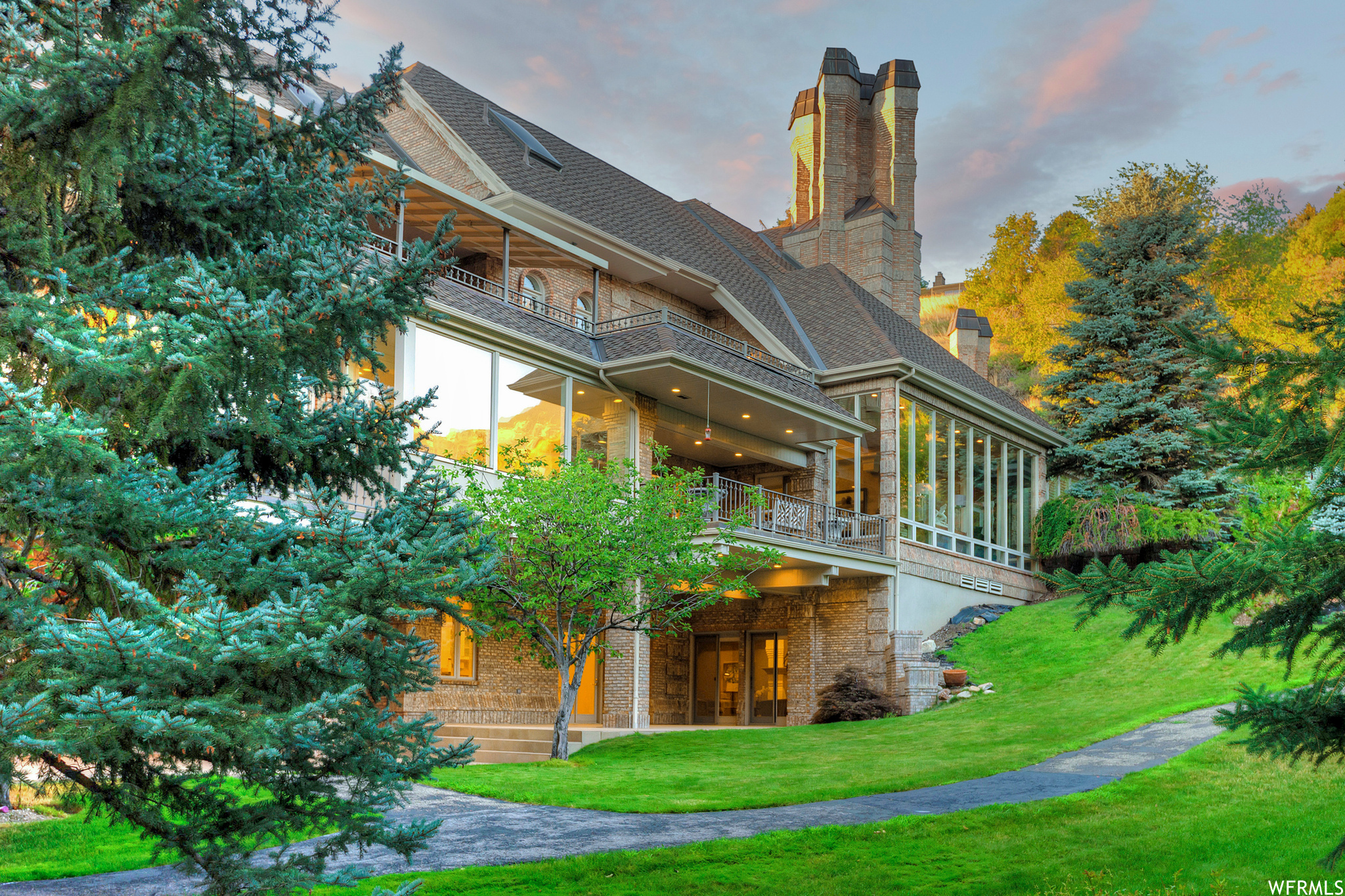 Sandy, Utah 84093, United States, 7 Bedrooms Bedrooms, ,10 BathroomsBathrooms,Residential,Pending,70750