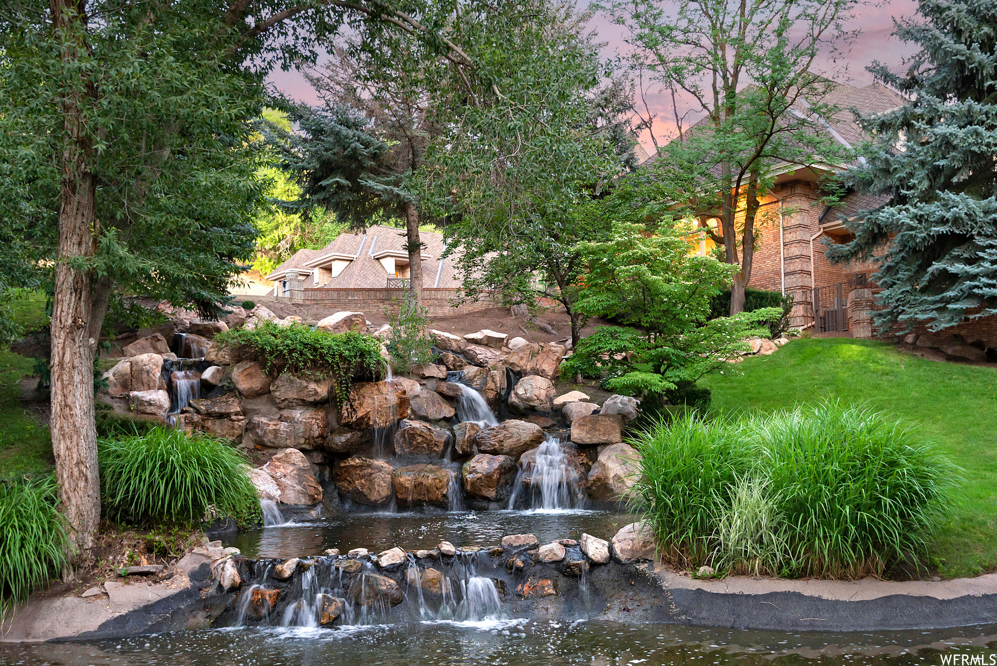 Sandy, Utah 84093, United States, 7 Bedrooms Bedrooms, ,10 BathroomsBathrooms,Residential,Pending,70750