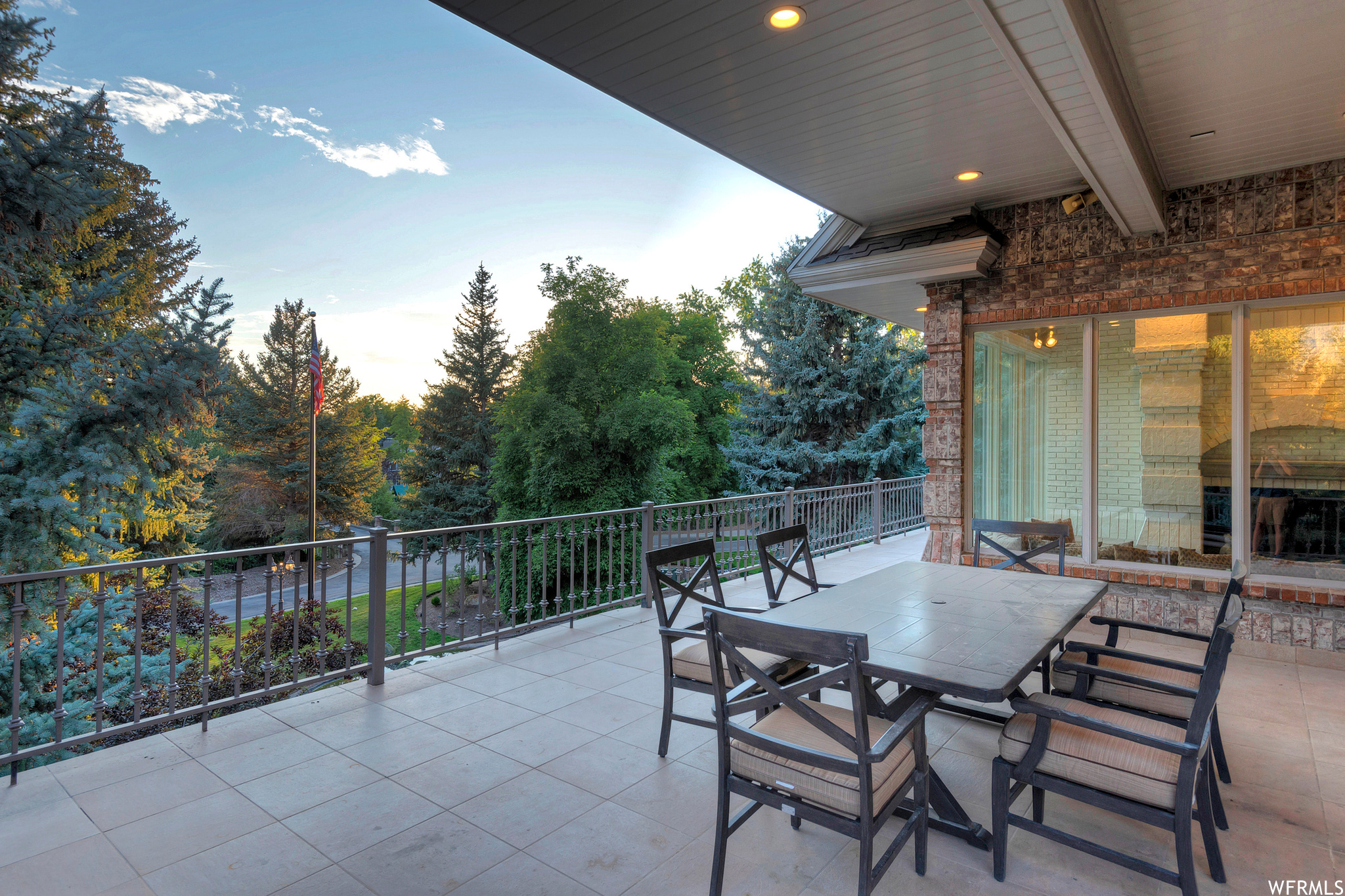 Sandy, Utah 84093, United States, 7 Bedrooms Bedrooms, ,10 BathroomsBathrooms,Residential,Pending,70750