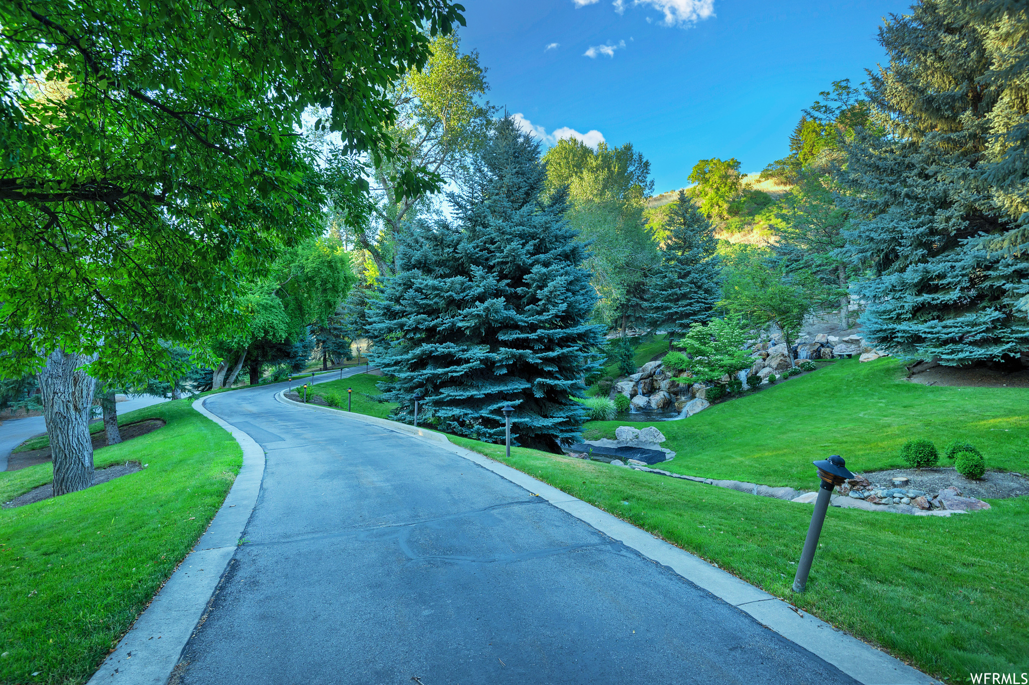 Sandy, Utah 84093, United States, 7 Bedrooms Bedrooms, ,10 BathroomsBathrooms,Residential,Pending,70750