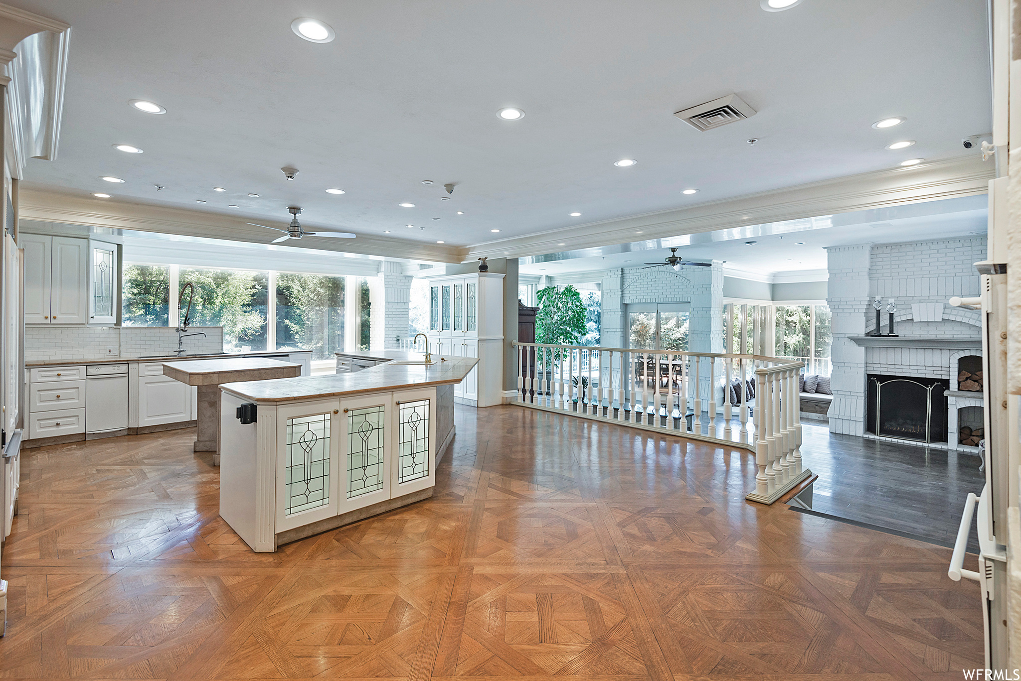 Sandy, Utah 84093, United States, 7 Bedrooms Bedrooms, ,10 BathroomsBathrooms,Residential,Pending,70750