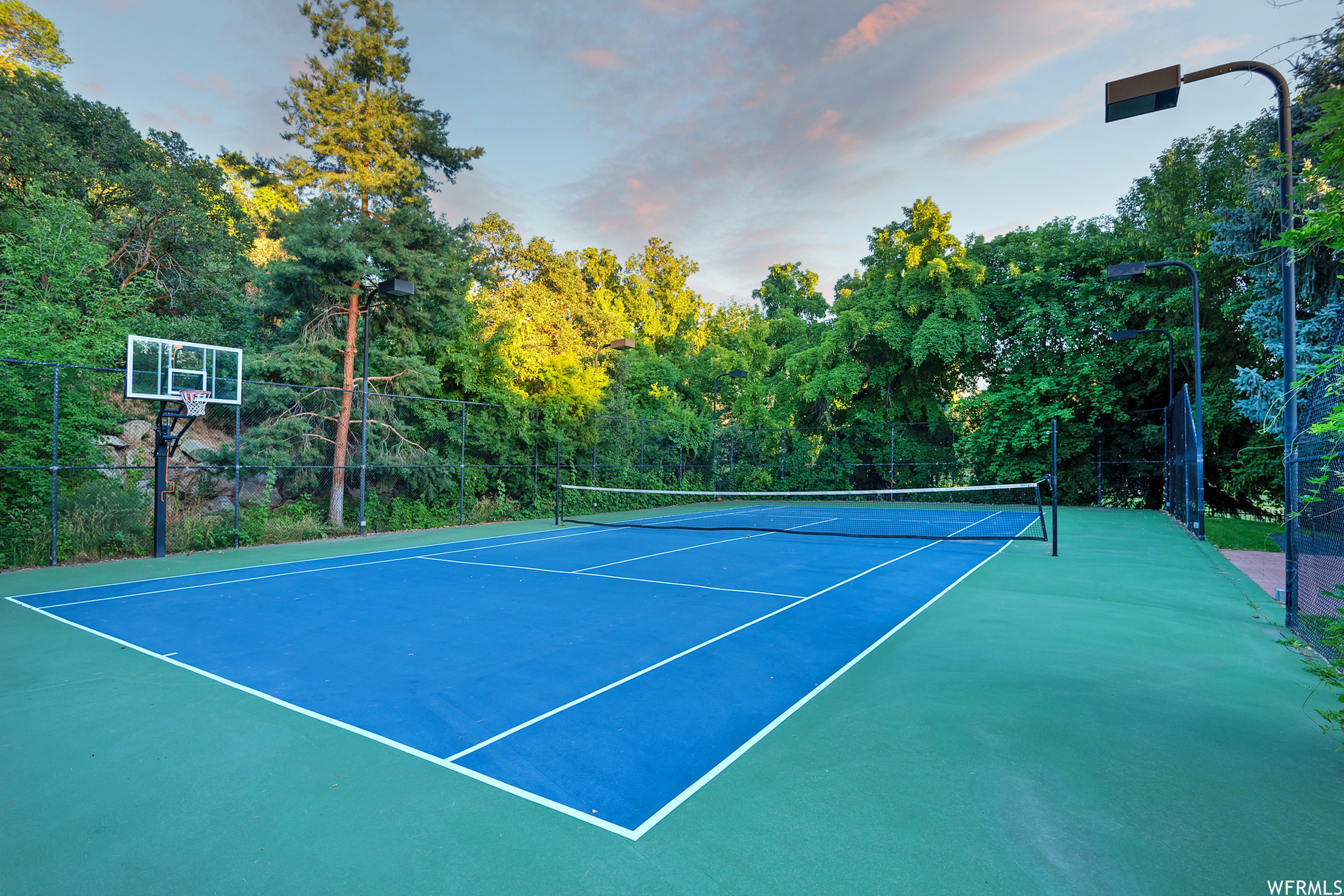 Sandy, Utah 84093, United States, 7 Bedrooms Bedrooms, ,10 BathroomsBathrooms,Residential,Pending,70750