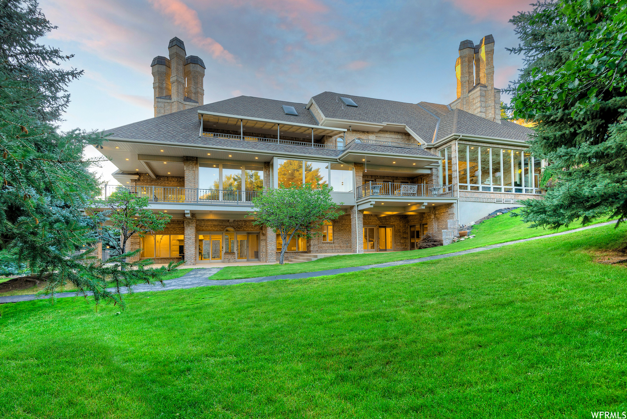 Sandy, Utah 84093, United States, 7 Bedrooms Bedrooms, ,10 BathroomsBathrooms,Residential,Pending,70750