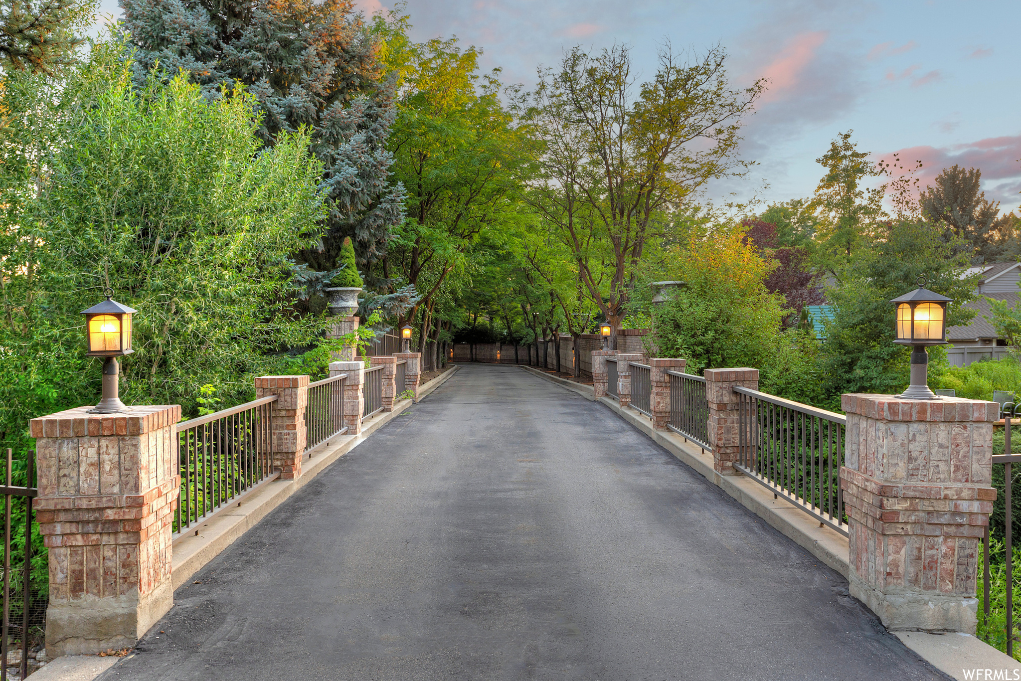 Sandy, Utah 84093, United States, 7 Bedrooms Bedrooms, ,10 BathroomsBathrooms,Residential,Pending,70750