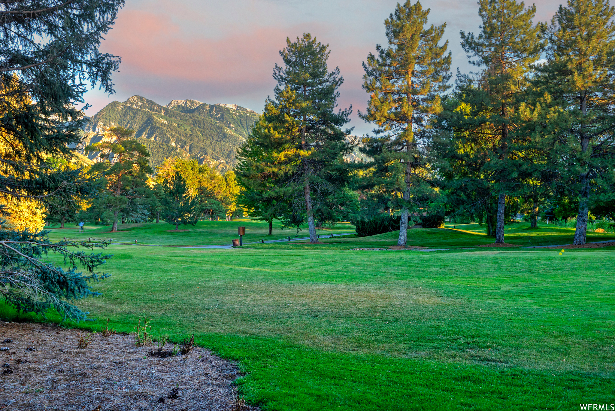 Sandy, Utah 84093, United States, 7 Bedrooms Bedrooms, ,10 BathroomsBathrooms,Residential,Pending,70750