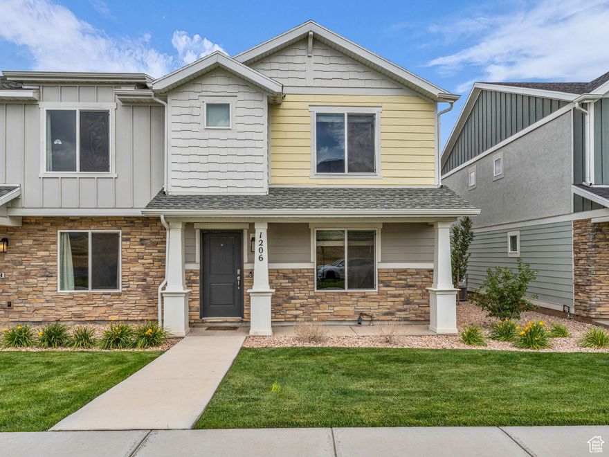 "MOTIVATED SELLER" Beautiful move-in ready 2-story. The open floor plan features a spacious kitchen (refrigerator included) with a walk-in pantry, breakfast bar, shaker-style cabinets, quartz countertops, stainless steel appliances with gas cooking, and laminate flooring throughout the main level. Upstairs, the generous primary bedroom offers a private bath, with two additional bedrooms, and a full bath. The large primary suite serves as a private retreat, featuring walk-in closets and a spacious suite bathroom.  Full-size laundry room conveniently located in the hallway; washer and dryer included. There is a usable over-sized crawl space.  Combining comfort, privacy, and exceptional community amenities, this townhome is truly the perfect place to call home!  Summit Ridge Towns community, offering access to incredible amenities such as a community pool, volleyball courts, playgrounds, and nearby hiking trails. Pet owners will appreciate the neighborhood dog park, perfect for your furry companions. One of the home's standout features is its prime location. You have unobstructed views of the mountains! Square footage figures are provided as a courtesy; buyers are advised to obtain an independent measurement.
