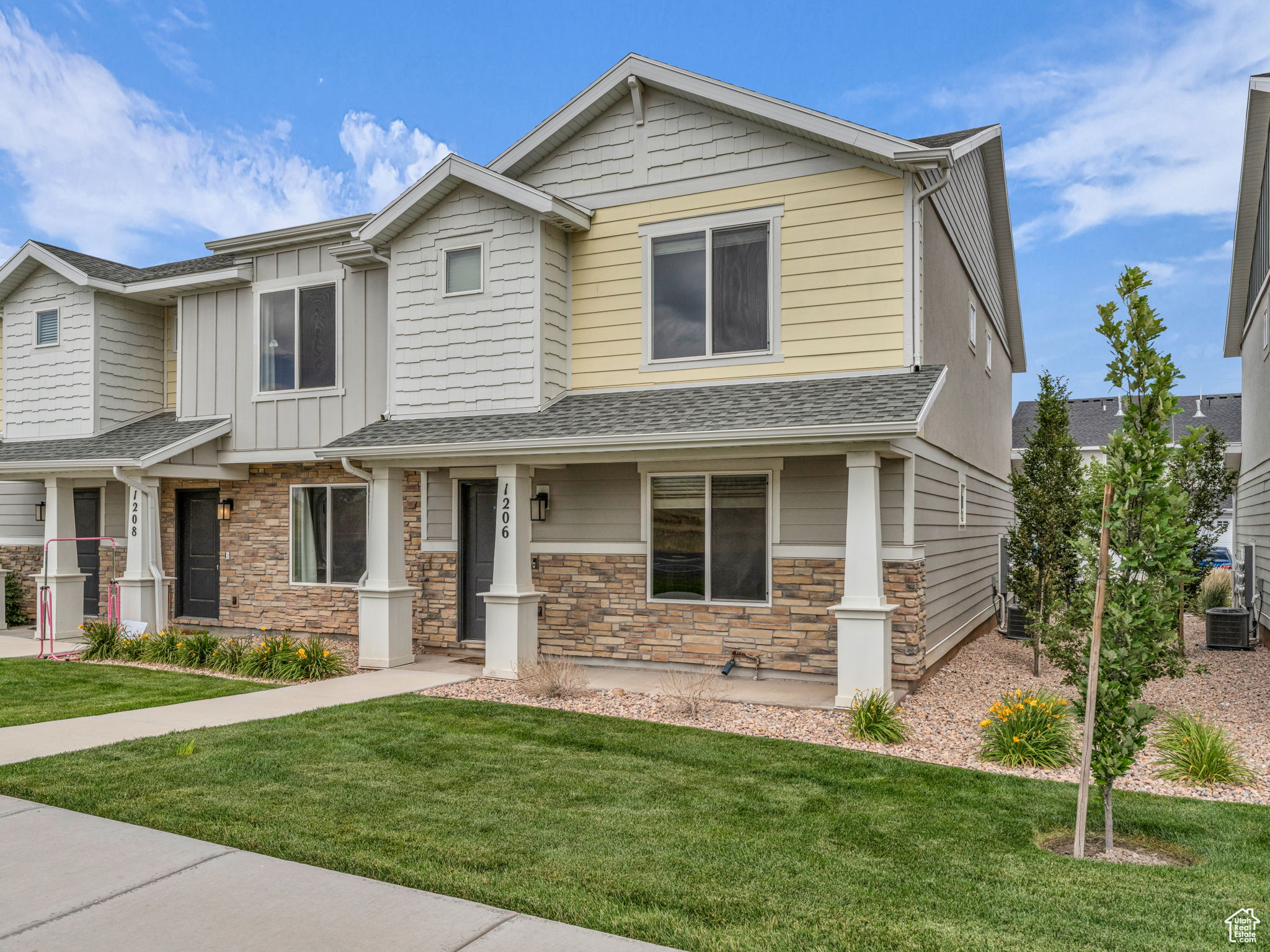 SUMMIT RIDGE TOWNS - Residential