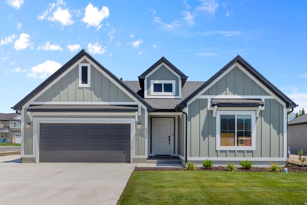 Photo of 626 S 125 E, Hyde Park, UT 84318 (MLS # 2162037)