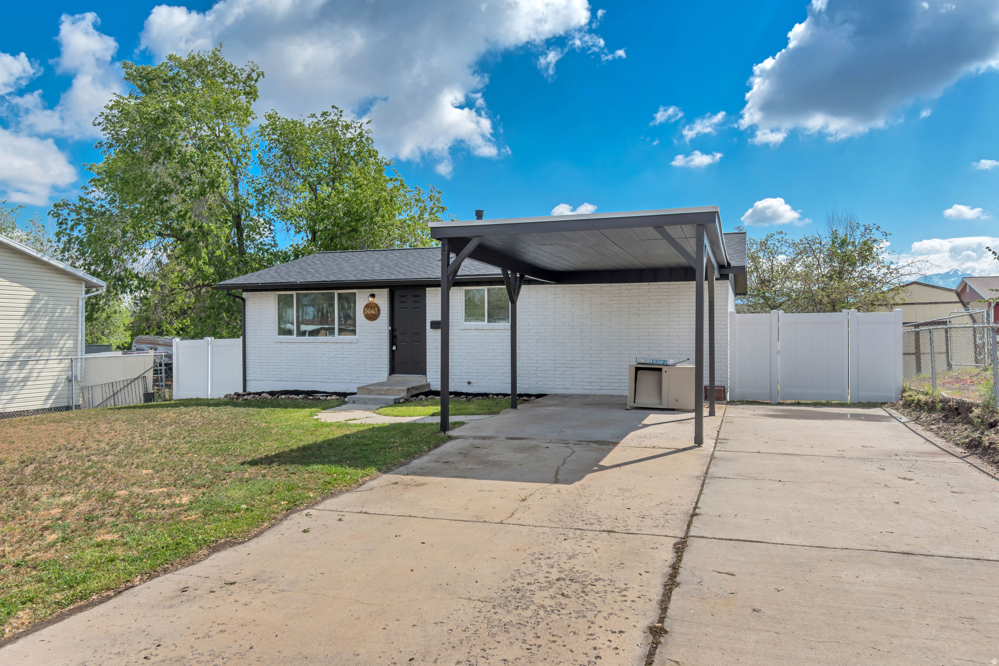 EDGEMONT PARK - Residential