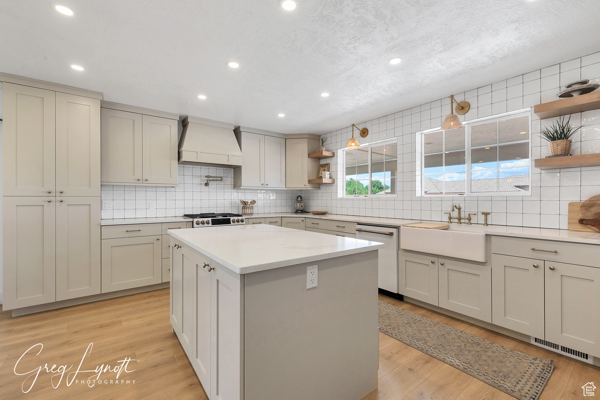 MONTE VISTA ESTATES - Residential