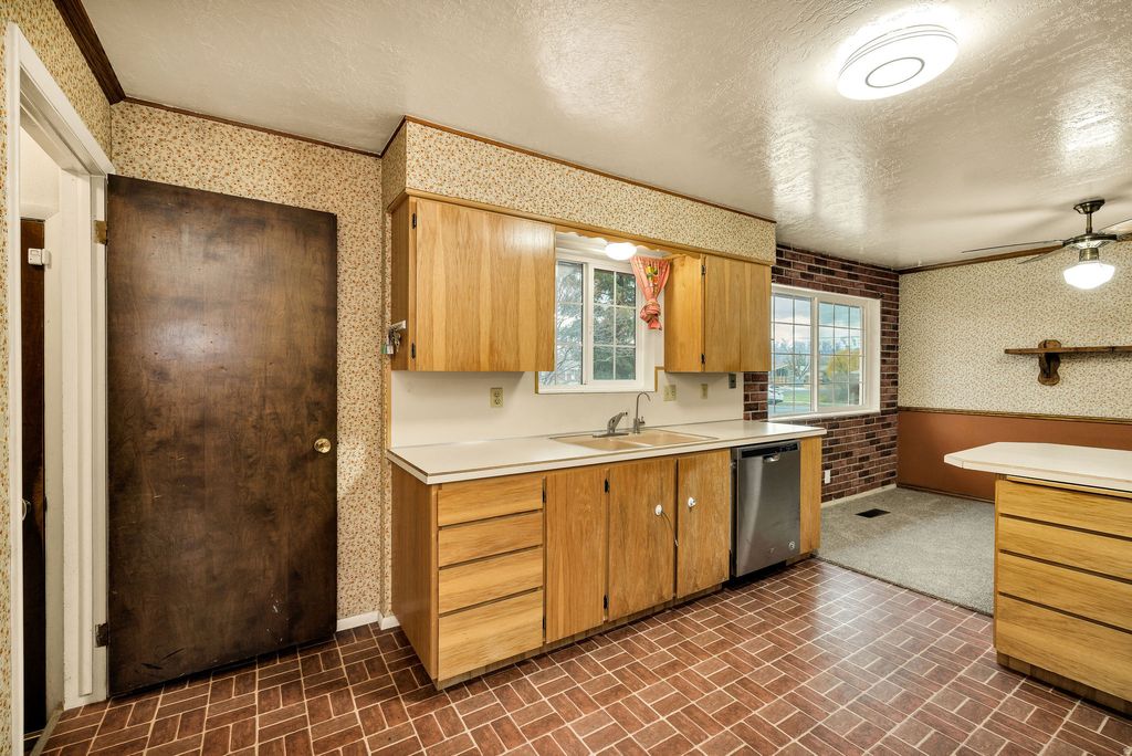 Photo of 570 N 400 W, Logan, UT 84321 (MLS # 2123453)