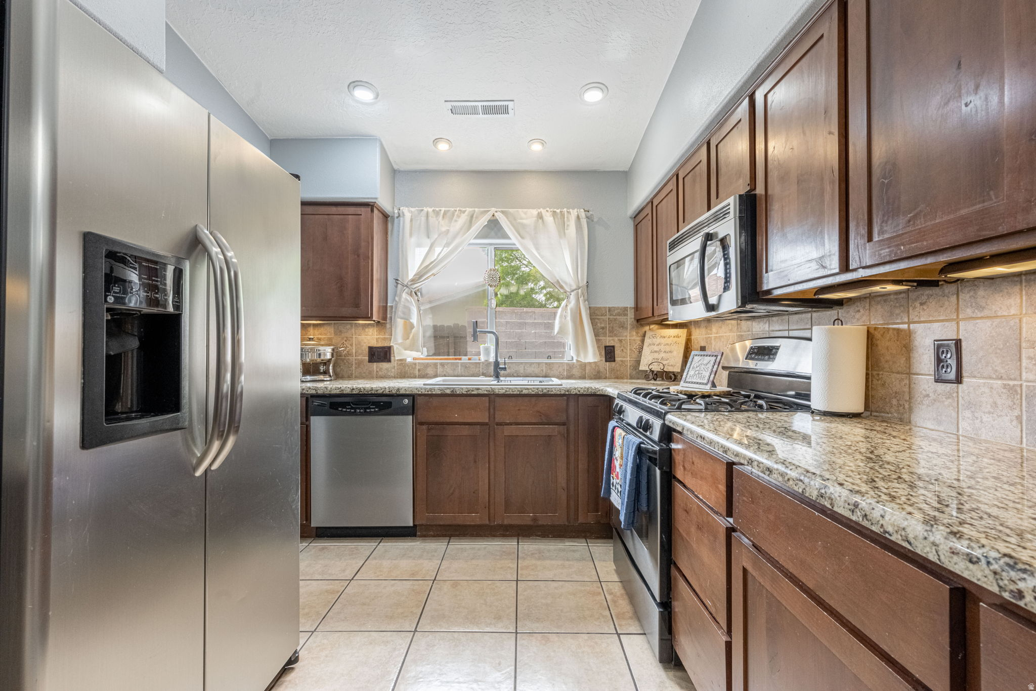 SUNRISE ESTATES - Residential