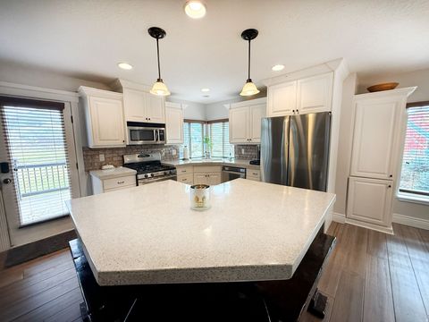 Tiny photo for 2058 COMANCHE WAY, Farmington, UT 84025 (MLS # 2127112)