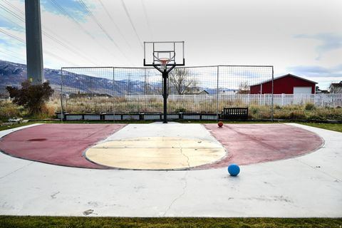 Tiny photo for 2058 COMANCHE WAY, Farmington, UT 84025 (MLS # 2127112)