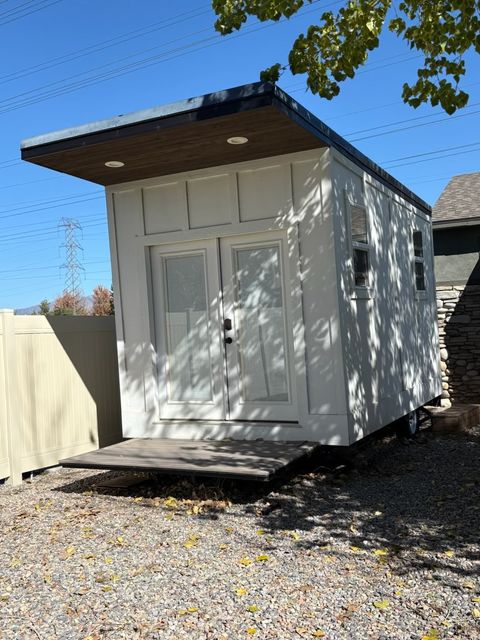 Tiny photo for 2058 COMANCHE WAY, Farmington, UT 84025 (MLS # 2127112)