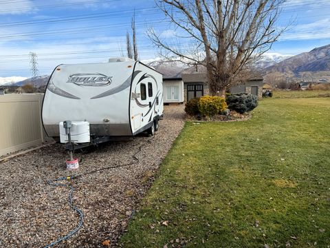 Tiny photo for 2058 COMANCHE WAY, Farmington, UT 84025 (MLS # 2127112)