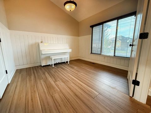 Tiny photo for 2058 COMANCHE WAY, Farmington, UT 84025 (MLS # 2127112)