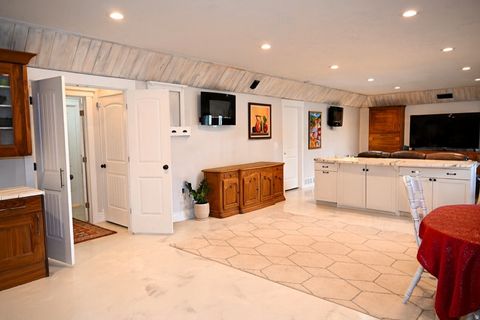 Tiny photo for 2058 COMANCHE WAY, Farmington, UT 84025 (MLS # 2127112)