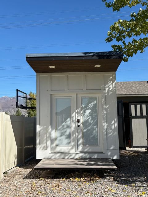 Tiny photo for 2058 COMANCHE WAY, Farmington, UT 84025 (MLS # 2127112)