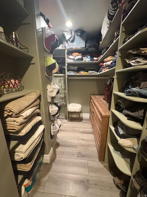 Tiny photo for 2058 COMANCHE WAY, Farmington, UT 84025 (MLS # 2127112)