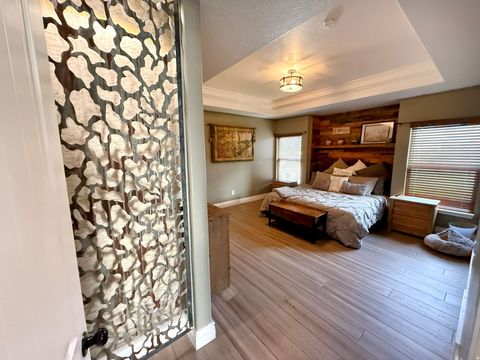 Tiny photo for 2058 COMANCHE WAY, Farmington, UT 84025 (MLS # 2127112)